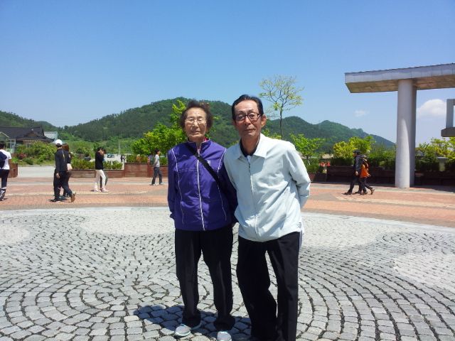 매년 패션에서 함께하는 부모님 생신과 가족모임, 계속되기를 바라며...